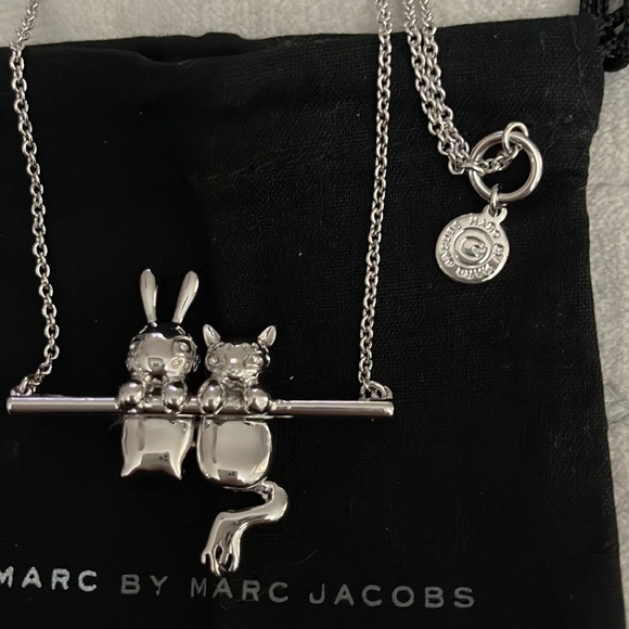 NWT Marc by Marc Jacobs silver necklace rabbit 15” long beautiful for a gift - Picture 6 of 8